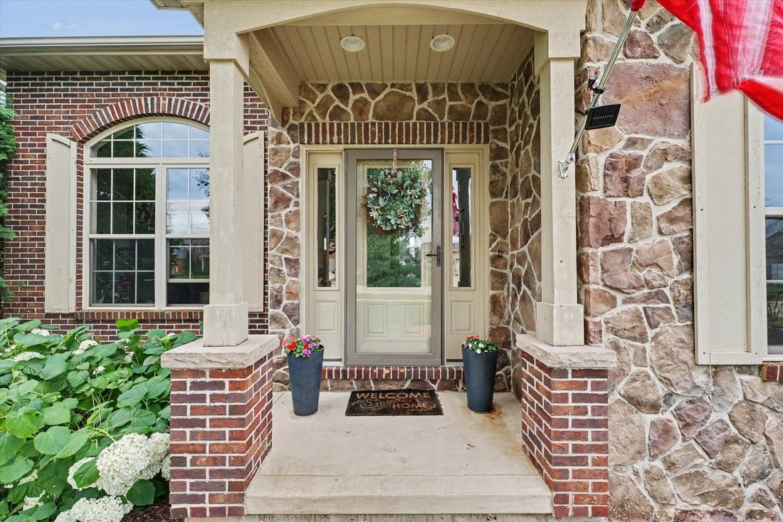 House in Mahomet, Illinois, United States 3 - 18486015