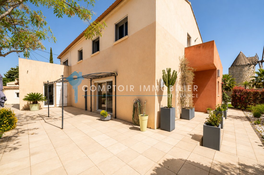 Casa en Saint-Mitre-les-Remparts, Provenza-Alpes-Costa Azul, Francia 3 - 18486580