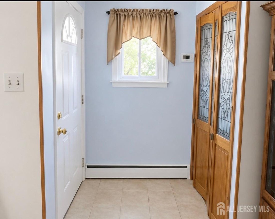 House in Carteret, New Jersey, United States 2 - 18484755