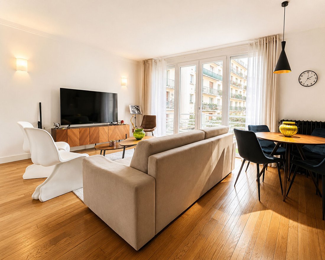 Apartment in Auteuil Nord, Paris 16e Arrondissement, Paris 2 - 18486999
