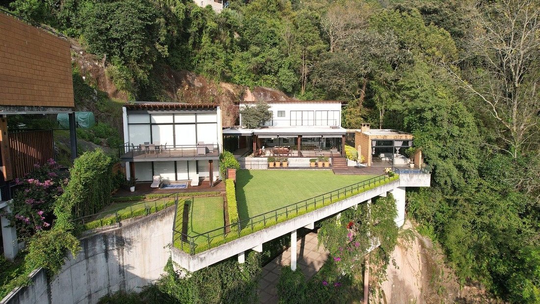 House in Valle de Bravo, State of Mexico, Mexico 2 - 18484345