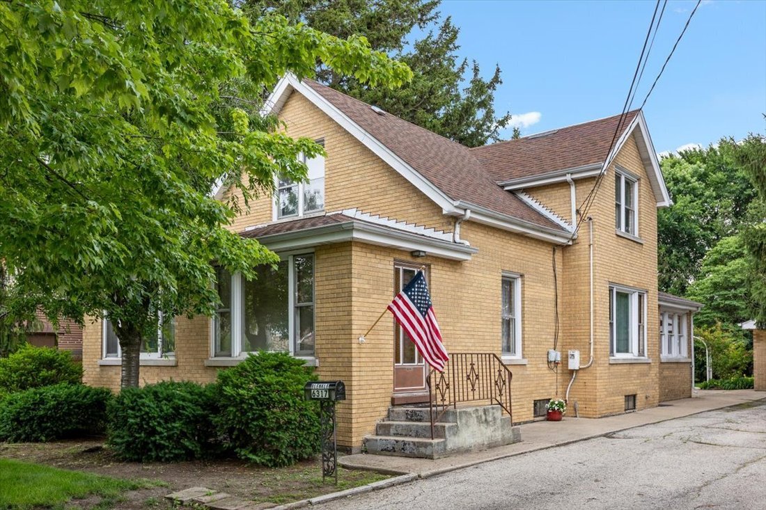 House in Des Plaines, Illinois, United States 1 - 18483373