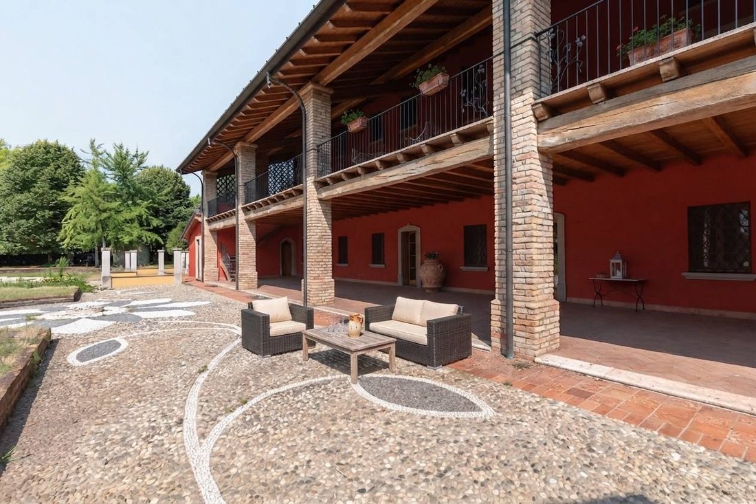 House in Chiari, Lombardy, Italy 4 - 18424953
