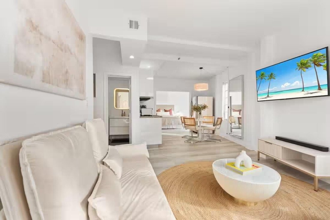 Condo in Miami Beach, Florida, United States 1 - 18483298