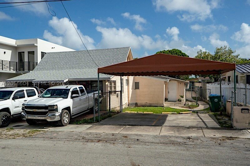 House in Miami, Florida, United States 1 - 18483229