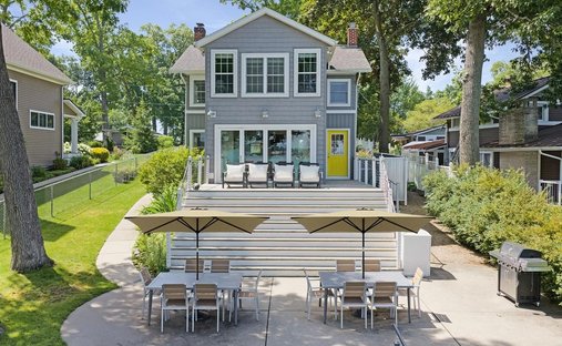 House in Edwardsburg, Michigan, United States 1