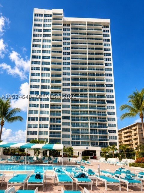Condo in Hallandale Beach, Florida, United States 1 - 18029232