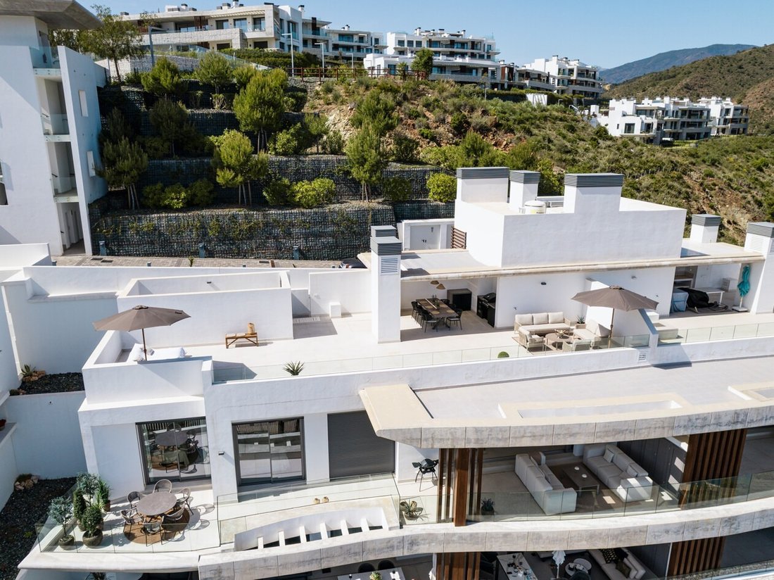 Apartment in La Quinta, Benahavis, Andalusia 1 - 18485388