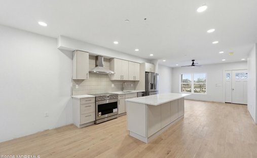 Condo in Avon-by-the-Sea, New Jersey, United States 1