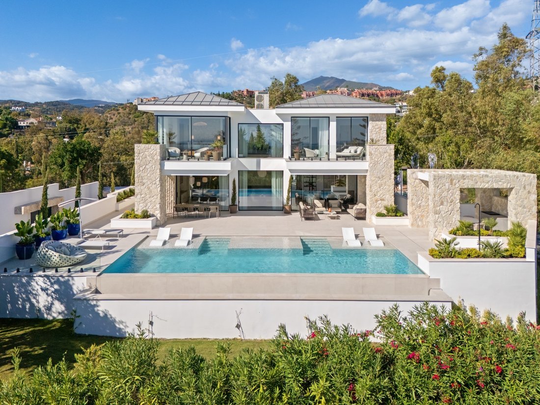 Villa in La Quinta, Benahavis, Andalusia 2 - 18485864