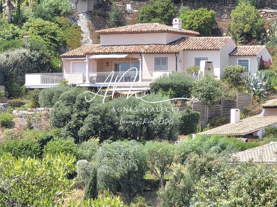 Estate in Nord, Cavalaire-sur-Mer, France 2 - 18483438