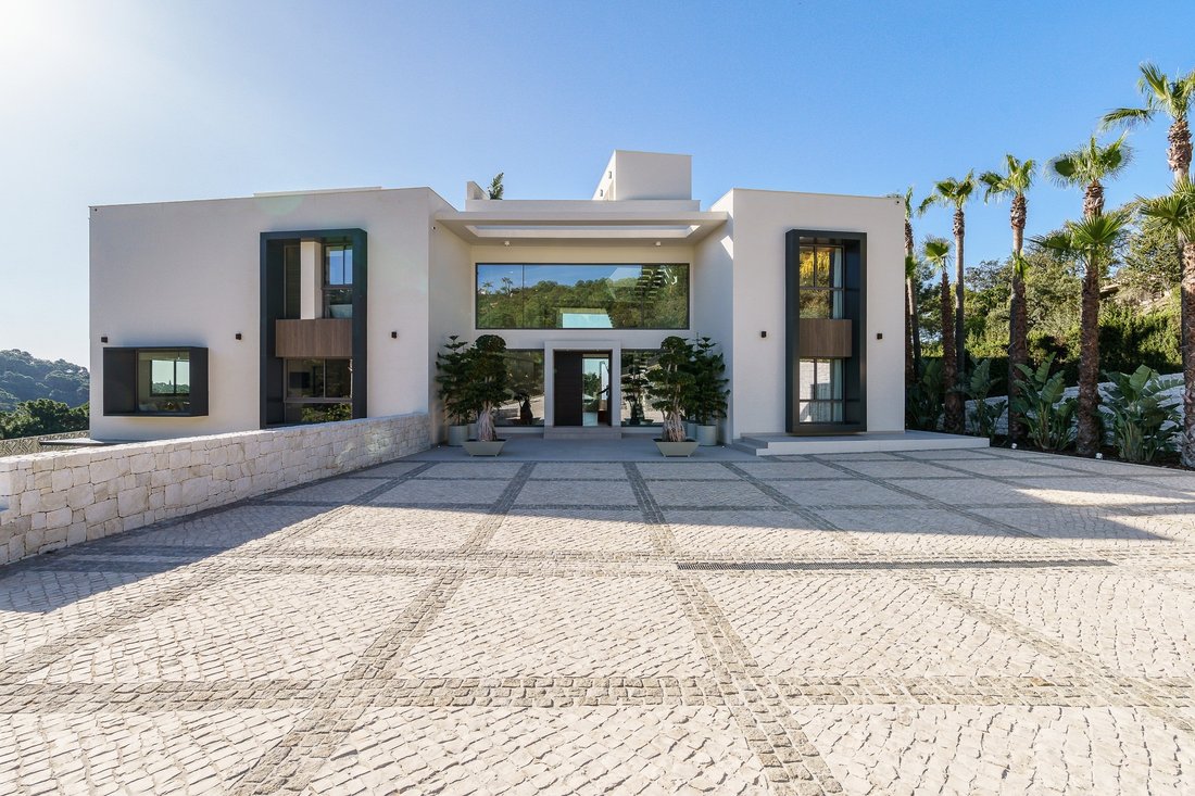 Villa in La Zagaleta, Benahavis, Andalusia 2 - 18486785