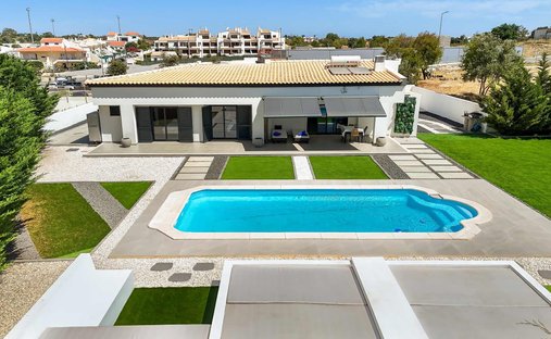 House in Armacao de Pera, Algarve, Portugal 1
