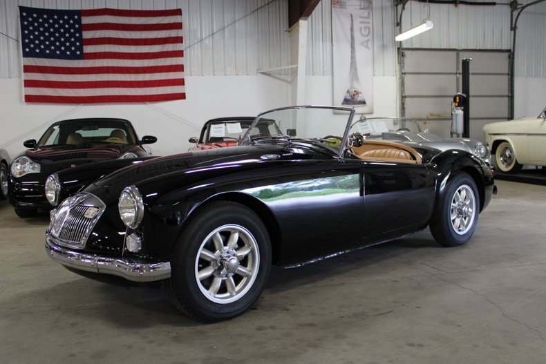 Cabriolet in Traverse City, United States 1 - 18488071