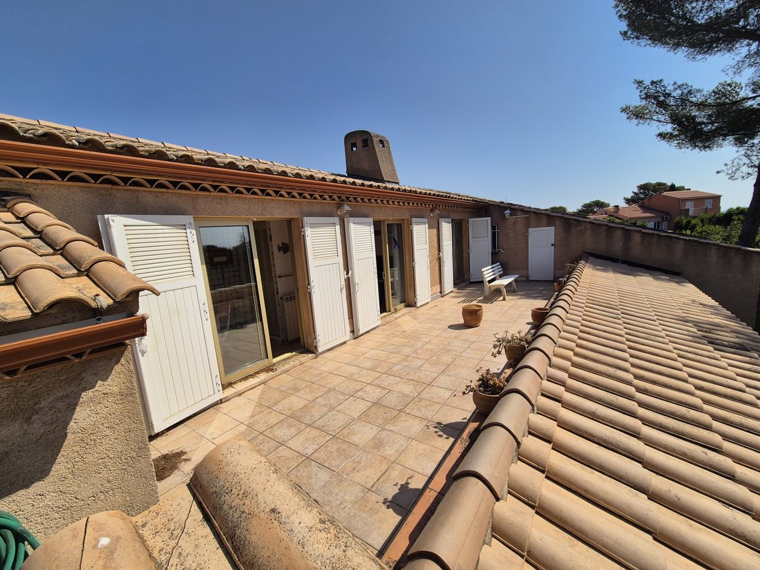 House in Hyeres, Provence-Alpes-Côte d'Azur, France 1 - 18485760