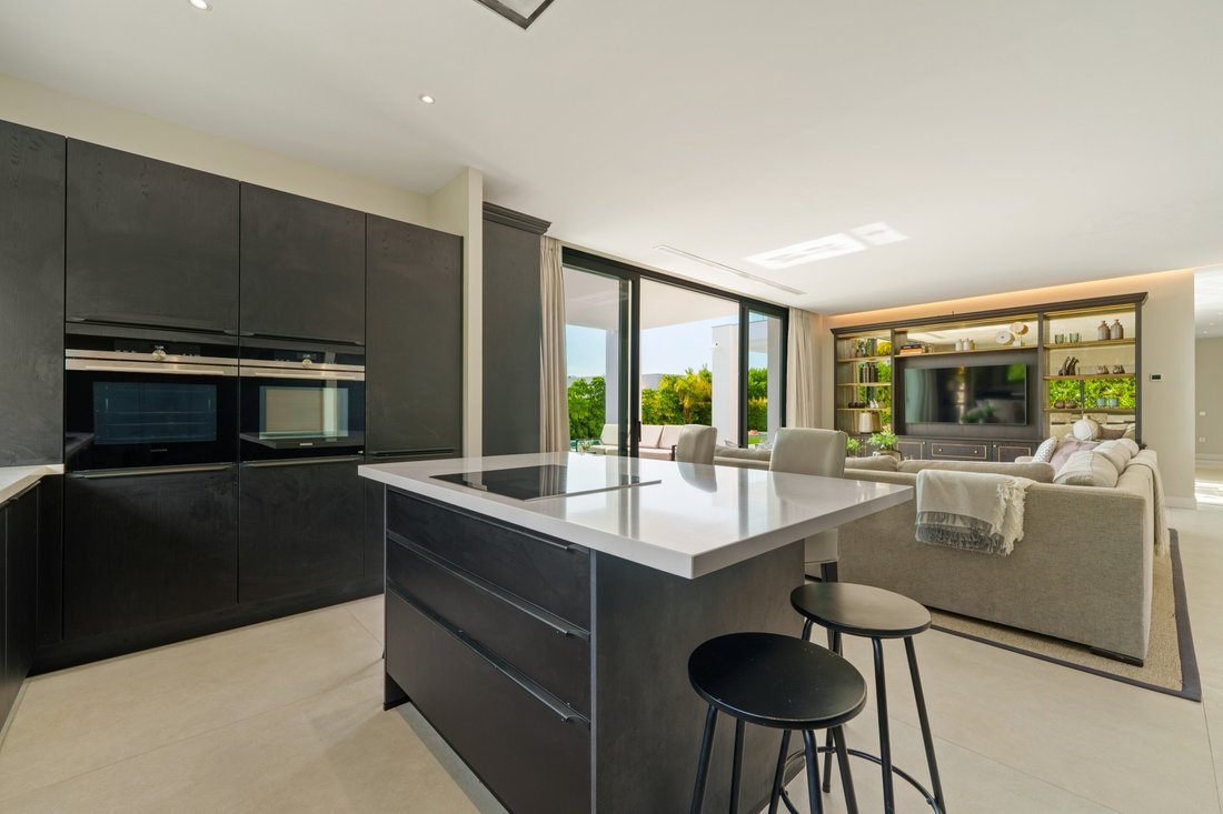 Villa in La Quinta, Benahavis, Andalusia 4 - 18485746