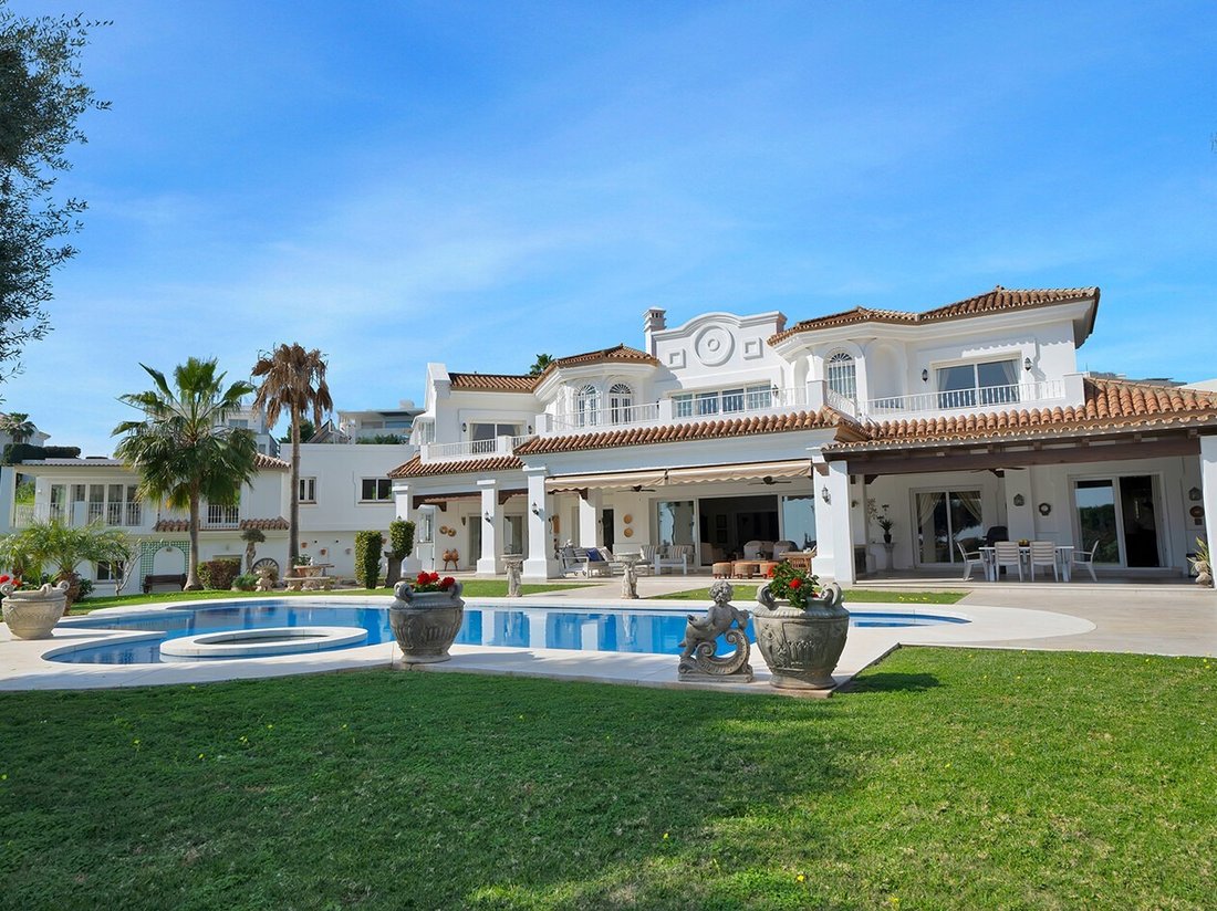 Villa in Nueva Andalucia, Marbella, Spain 3 - 18485964