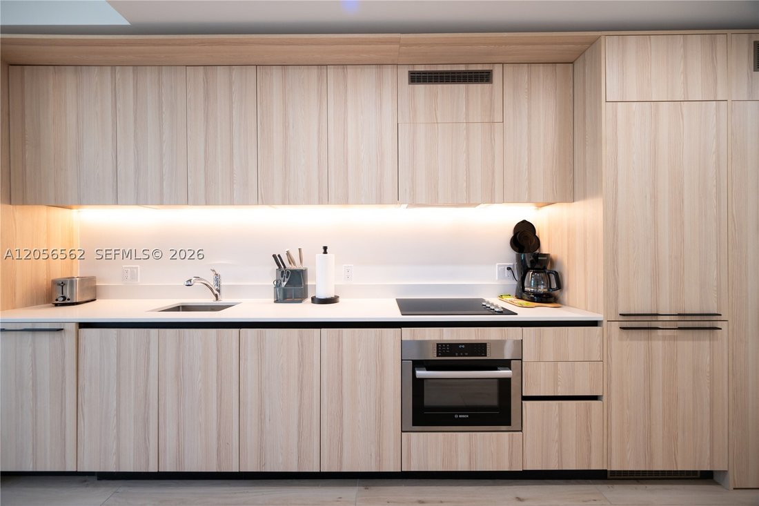 Condo in Miami, Florida, United States 3 - 18483189