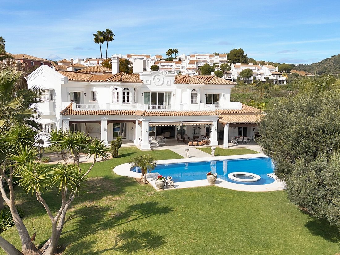 Villa in Nueva Andalucia, Marbella, Spain 1 - 18485964