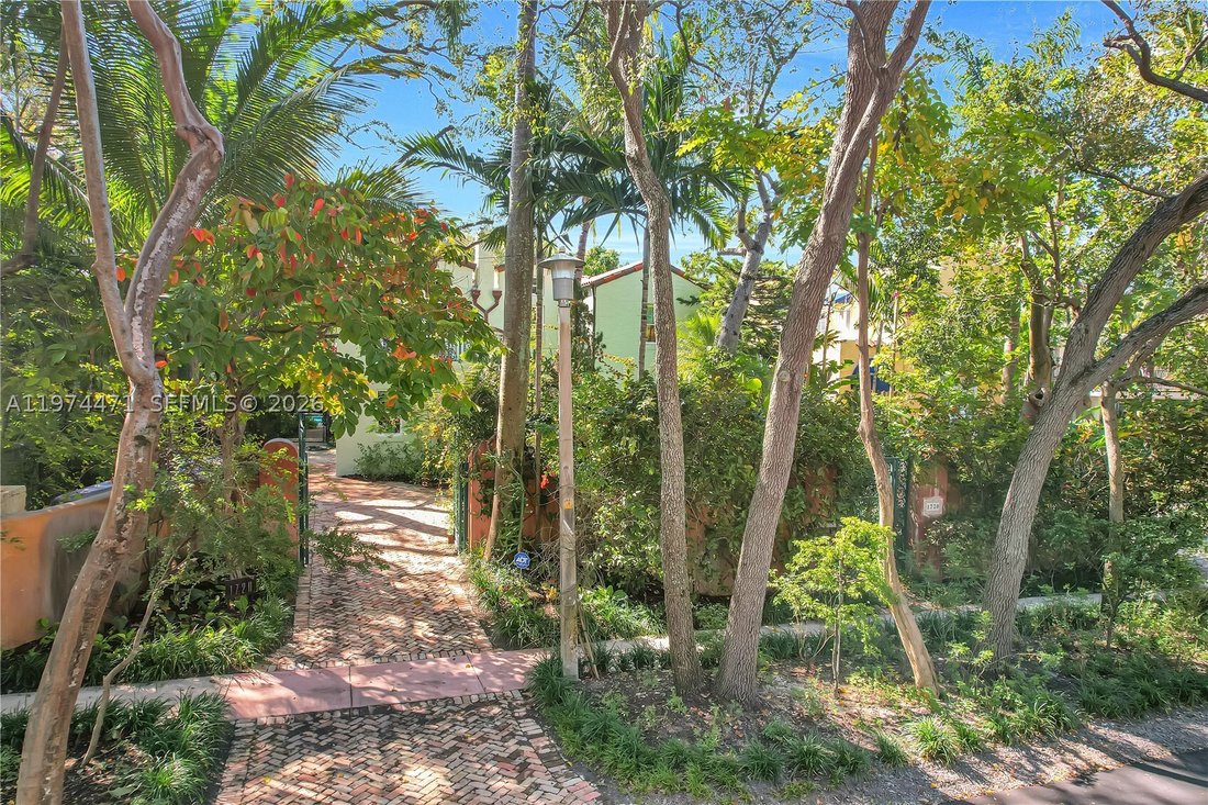 House in Miami, Florida, United States 3 - 17326304
