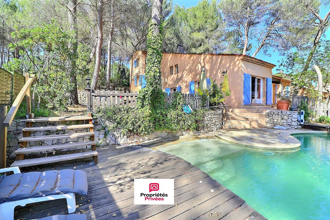 Villa in Ventabren, Provence-Alpes-Côte d'Azur, France 1 - 18484443