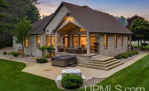 House in Gladstone, Michigan, United States 1
