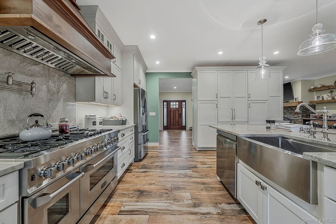 House in West Islip, New York, United States 3 - 18483074