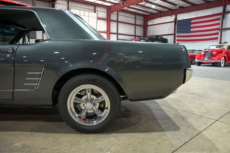 Coupe in Grand Rapids, United States 5 - 18488081