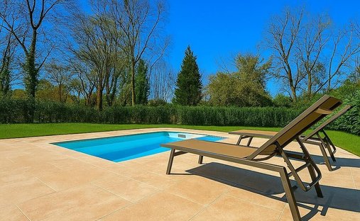 House in Châteauneuf-Grasse, Provence-Alpes-Côte d'Azur, France 1