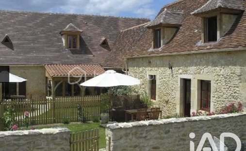 House in Savignac-de-Miremont, Nouvelle-Aquitaine, France 1