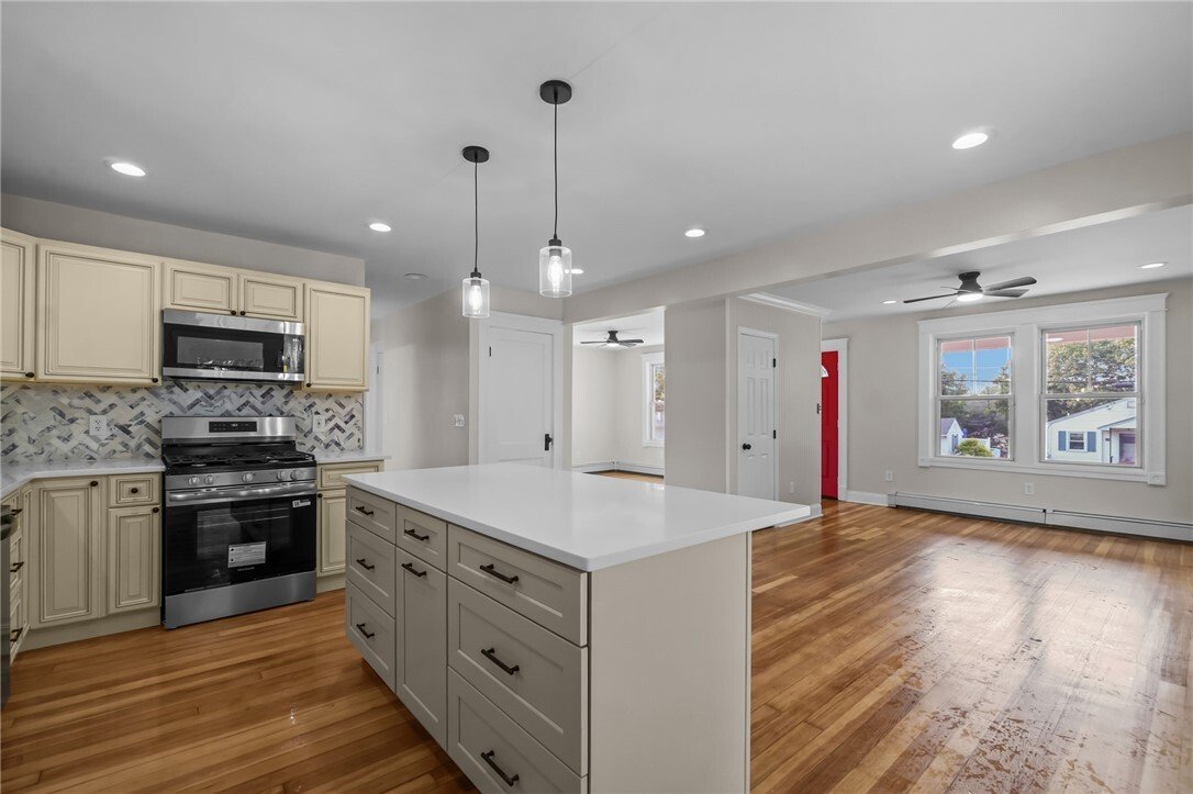 House in Cumberland, Rhode Island, United States 3 - 18485108