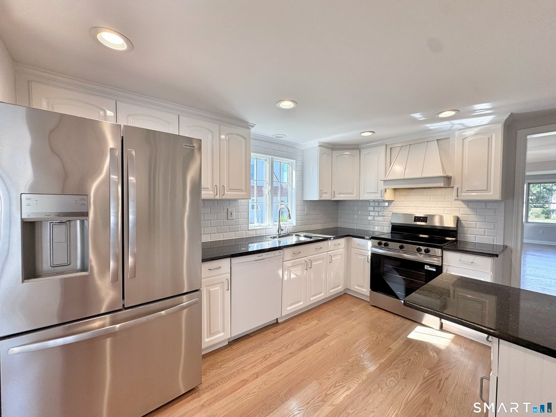 House in Norwalk, Connecticut, United States 4 - 18488038