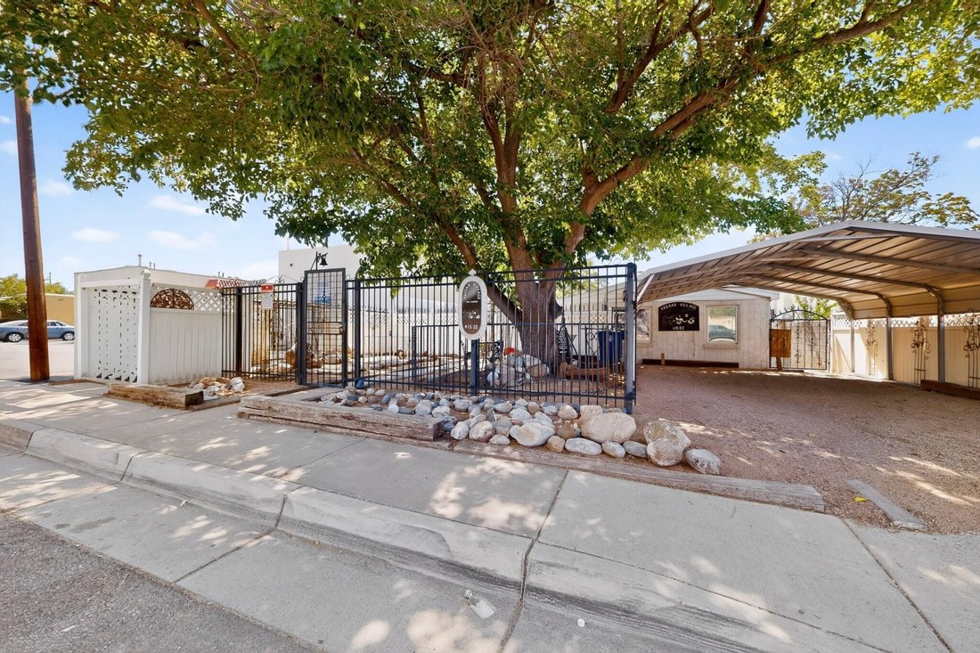 Albuquerque, New Mexico, United States 3 - 18488123