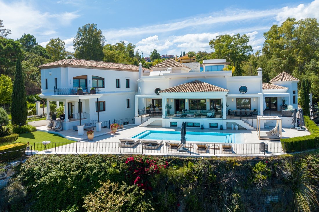 Villa in La Quinta, Benahavis, Andalusia 1 - 18486647