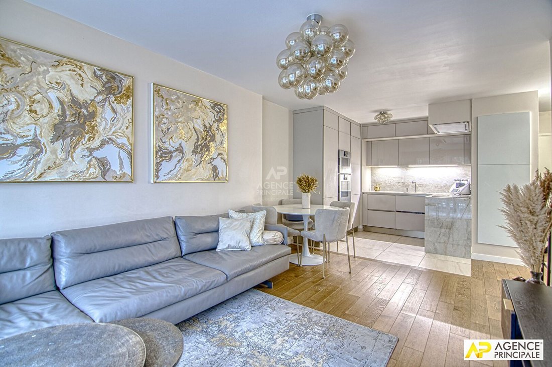 Apartment in Domaine National du Château, Versailles, France 3 - 18483644