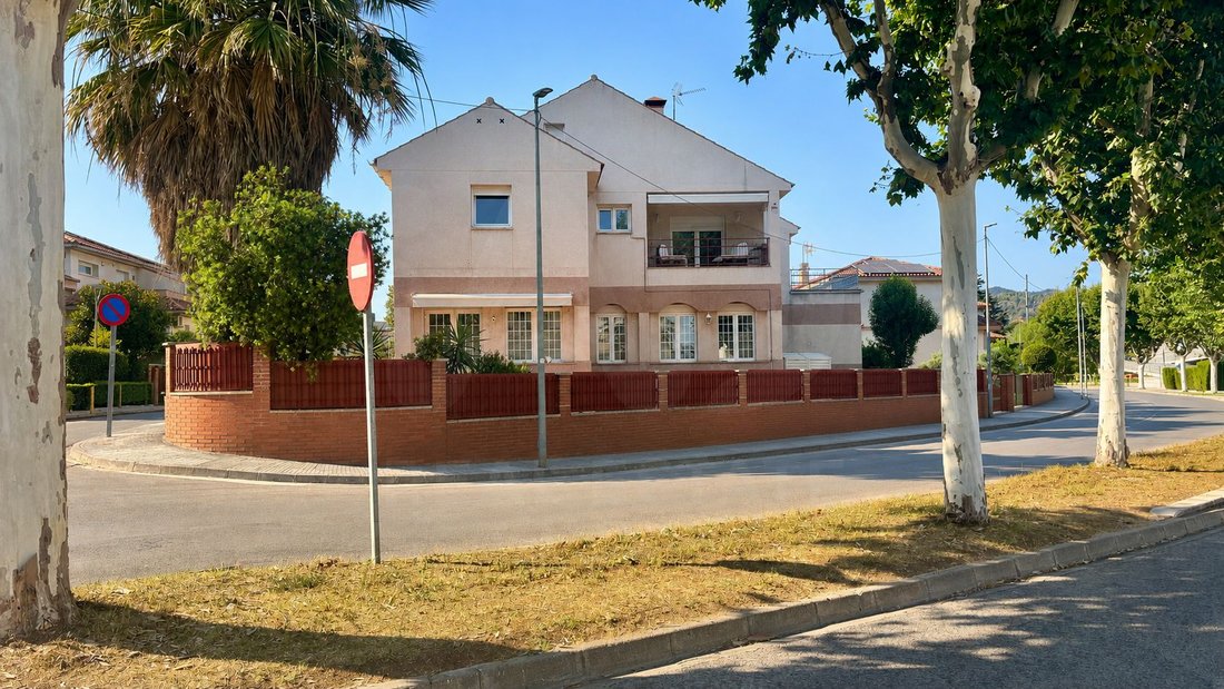 Townhouse in Abrera, Catalonia, Spain 2 - 18484123