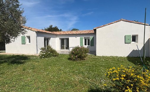 Villa in Sainte-Marie-de-Ré, Nouvelle-Aquitaine, France 1