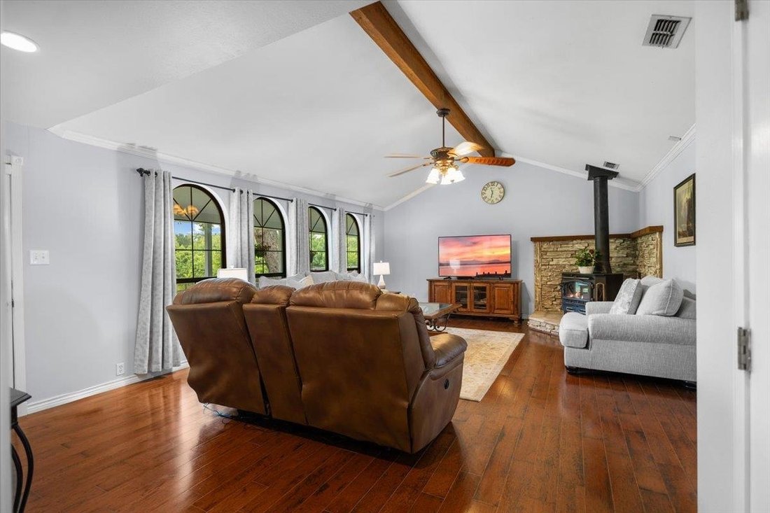 House in Gilmer, Texas, United States 3 - 18482906