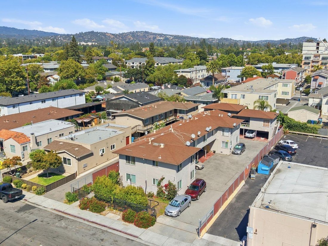 Redwood City, California, United States 1 - 18485721