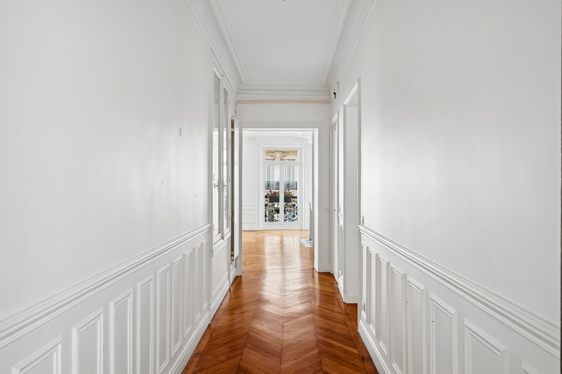 Apartment in Triangle d'Or, Paris 8e Arrondissement, Paris 3 - 18484111