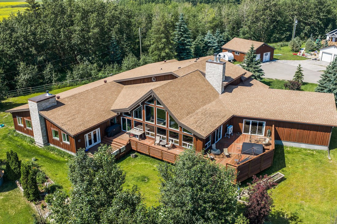 Edmonton, Alberta, Canada 2 - 17785767