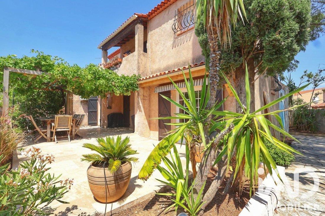 House in Coste Chaude-Mauveou, La Seyne-sur-Mer, France 1 - 18484922