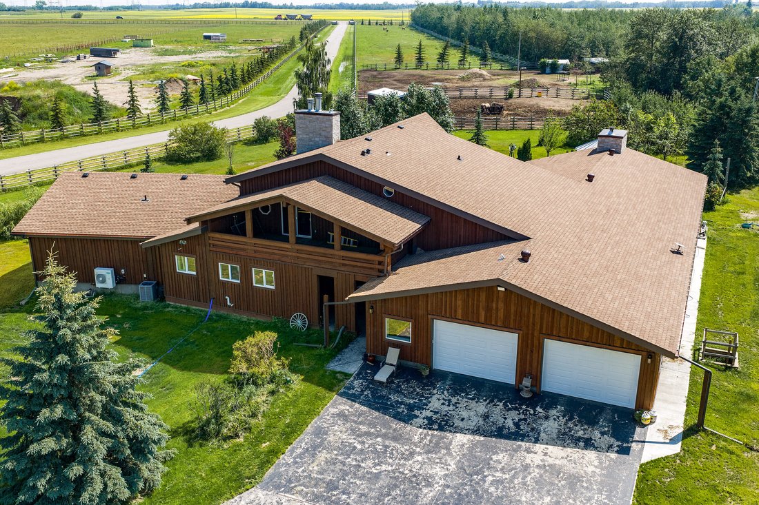 Edmonton, Alberta, Canada 1 - 17785767