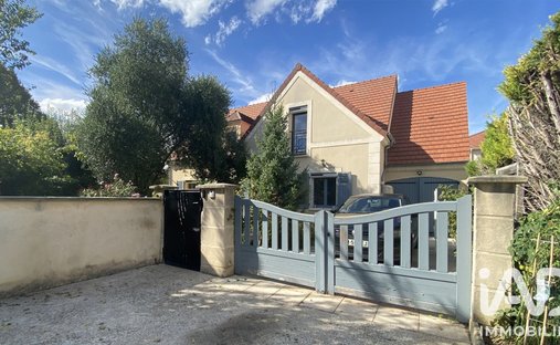 House in Maurecourt, Ile-de-France, France 1