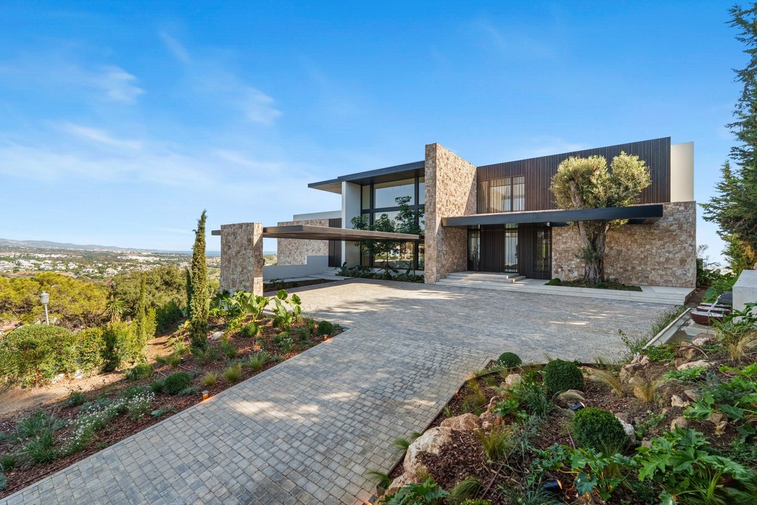 Villa in La Quinta, Benahavis, Andalusia 2 - 18486794