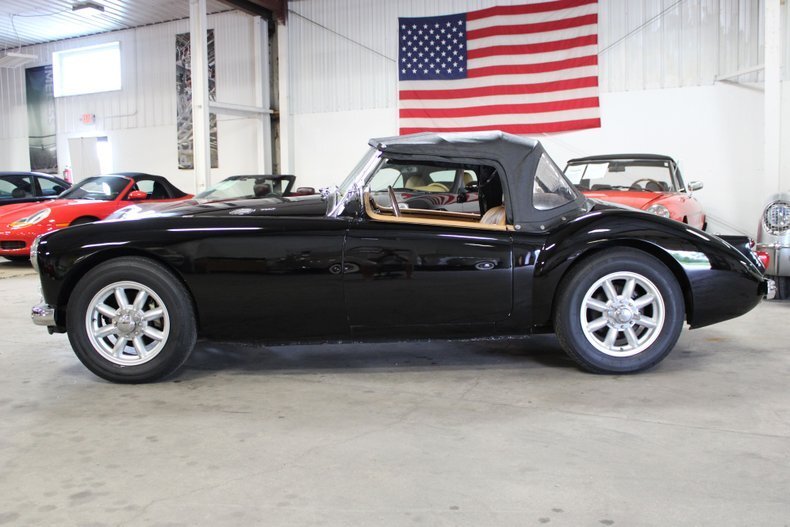 Cabriolet in Traverse City, United States 4 - 18488071