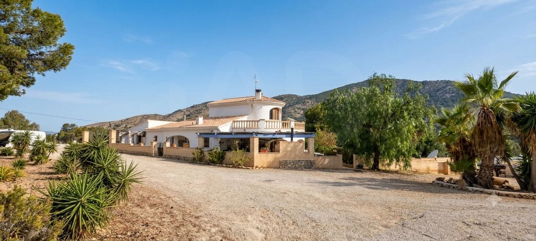 Townhouse in Finestrat, Valencian Community, Spain 1 - 18484076