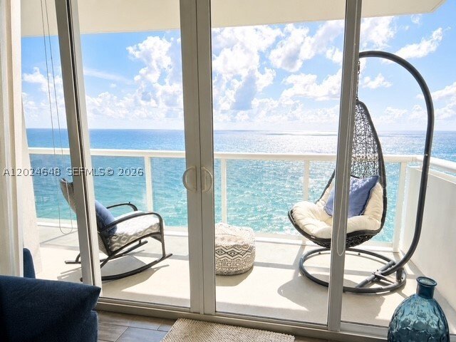 Condo in Hallandale Beach, Florida, United States 4 - 18029232