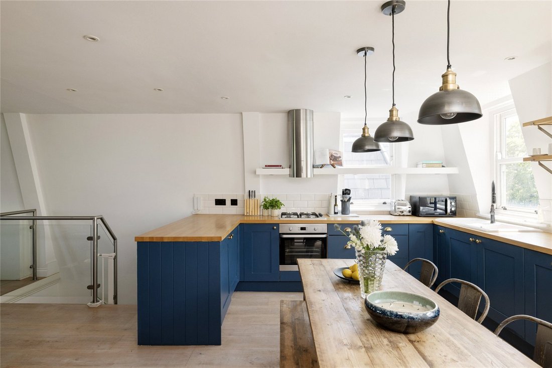 Apartment in Ladbroke Grove, Kensington And Chelsea, England 4 - 18483445