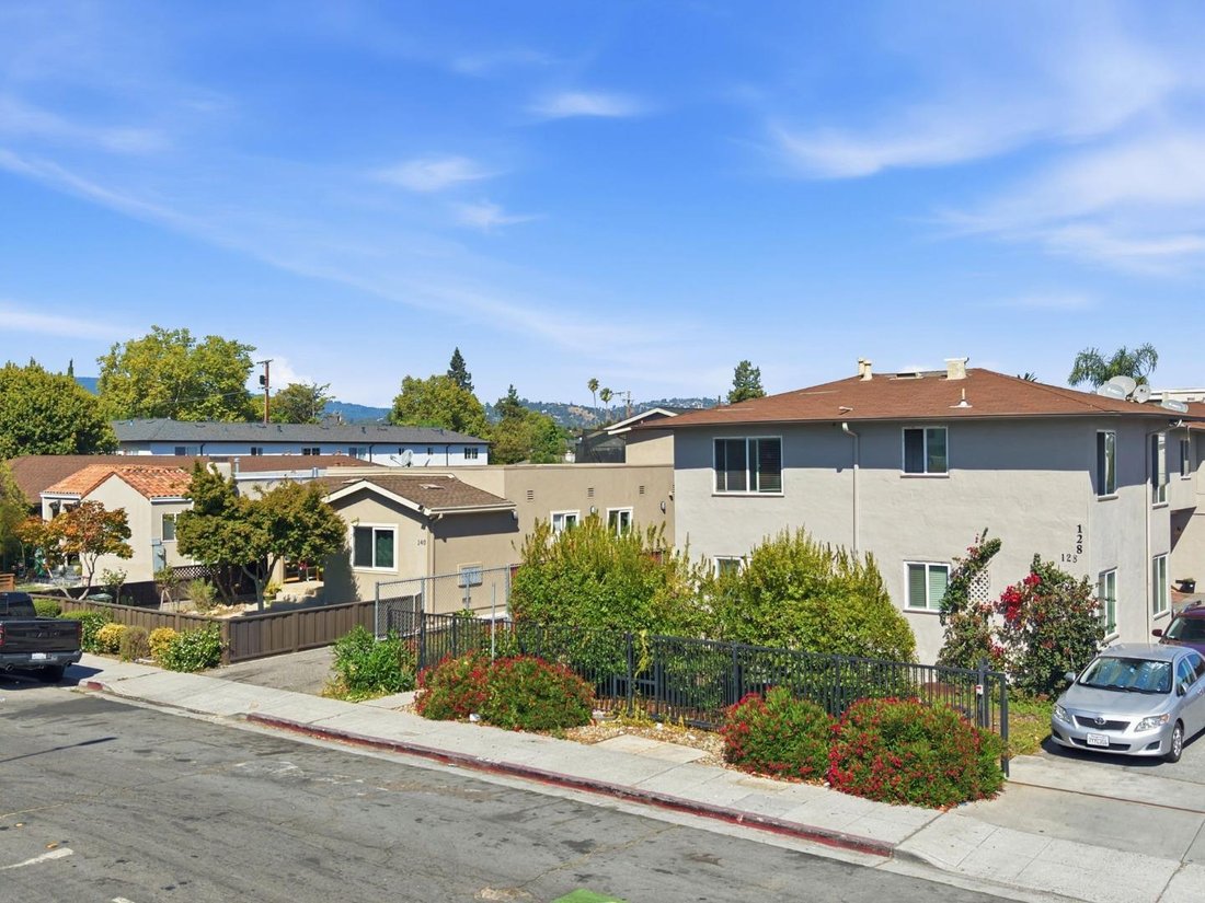 Redwood City, California, United States 2 - 18485721